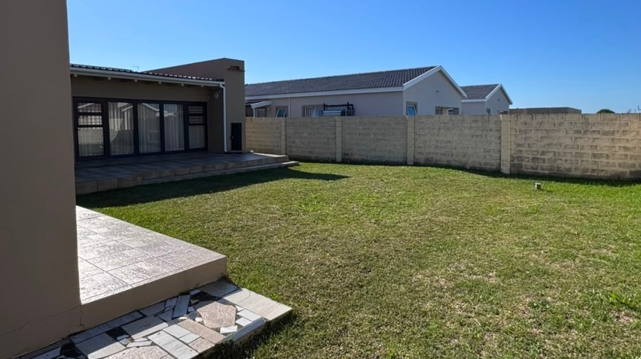 5 Bedroom Property for Sale in Overbaakens Eastern Cape